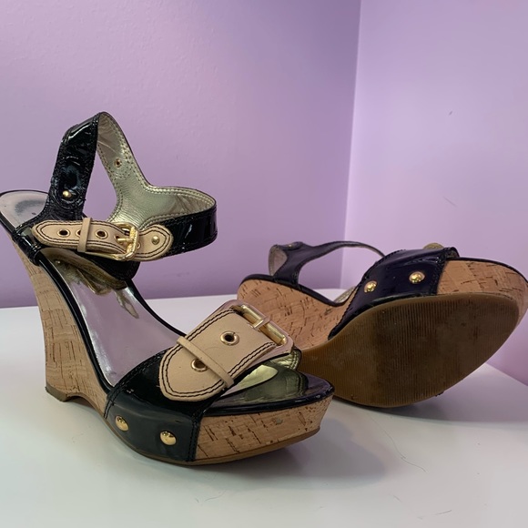 Beautiful Guess by Marciano Black and Tan wedges. - Picture 2 of 5